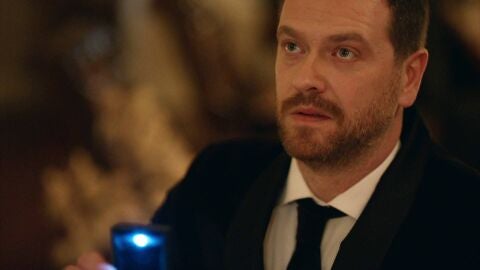 Bora sorprende a Karsu con una pedida de mano