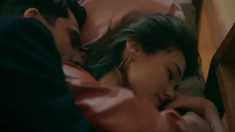 Secretos de familia - Ceylin piude a Ilgaz que la abrace mientras duerme Secretos de familia - Ceylin piude a Ilgaz que la abrace mientras duerme