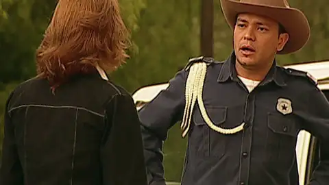 Pasión de gavilanes - Gabriela confiesa a la policía dónde está Dínora Pasión de gavilanes - Gabriela confiesa a la policía dónde está Dínora