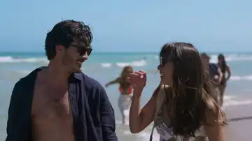 Velvet el nuevo imperio - Ana se va de viaje de trabajo con Alberto y terminan compartiendo habitación Velvet el nuevo imperio - Ana se va de viaje de trabajo con Alberto y terminan compartiendo habitación