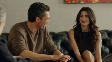 Amor sin l&iacute;mite - Ay&ccedil;a secuestra a Hakan para que se quede junto a ella