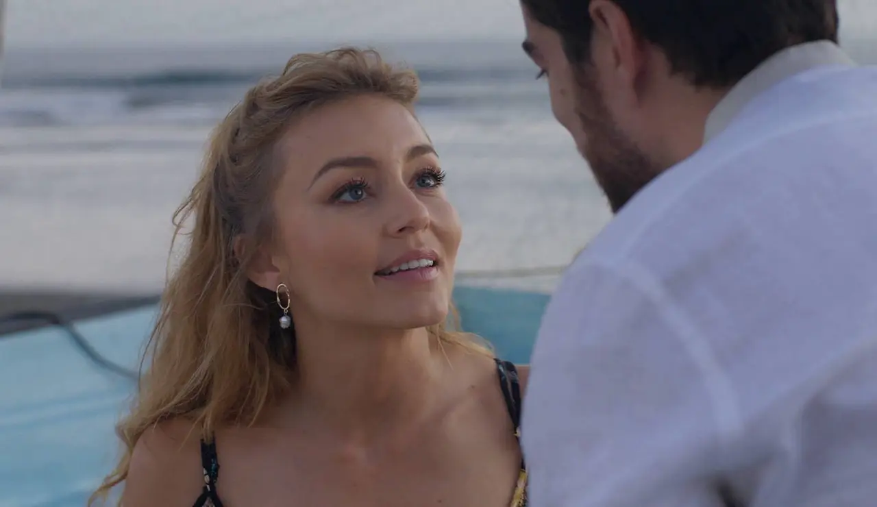 David y Leona se confiesan su amor en una cena romántica