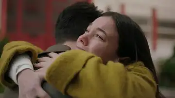 Secretos de familia - Ceylin sale de la cárcel y se refugia en los brazos de Ilgaz Secretos de familia - Ceylin sale de la cárcel y se refugia en los brazos de Ilgaz