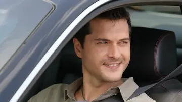 Un secreto del pasado marca la vida de Civan, sin que él lo sepa Un secreto del pasado marca la vida de Civan, sin que él lo sepa