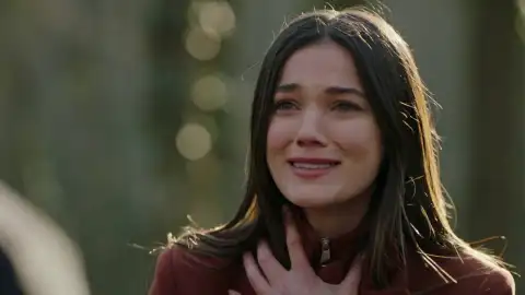 Secretos de familia - Ceylin empieza a recordar lo que pasó con Engin la noche en que murió Secretos de familia - Ceylin empieza a recordar lo que pasó con Engin la noche en que murió