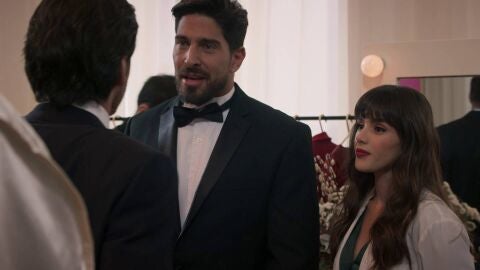 Velvet el nuevo imperio - Ana se presenta con un amigo y Alberto se muere de celos