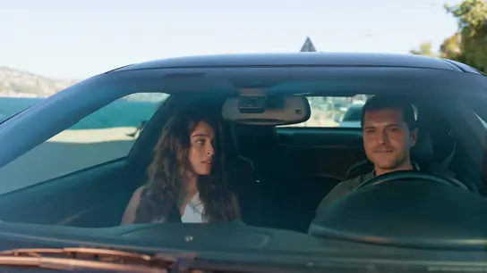Ela quiere saber qué siente Civan por Ceren Ela quiere saber qué siente Civan por Ceren