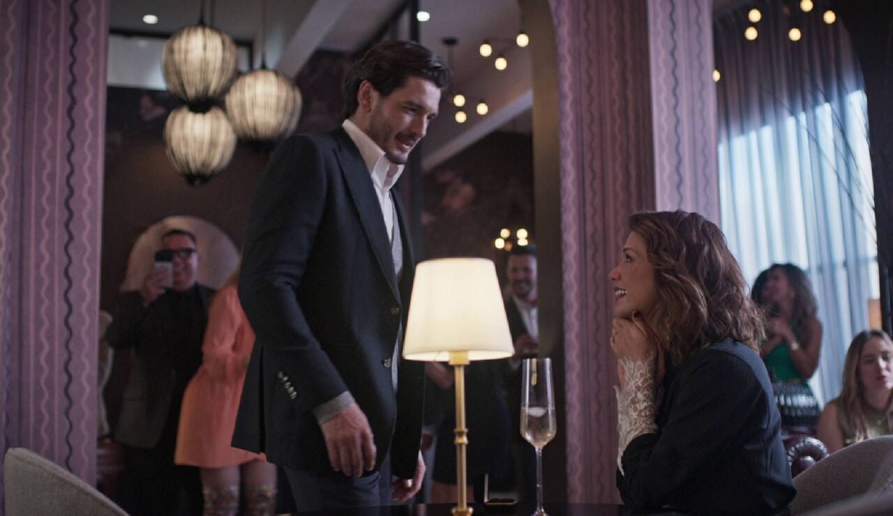 Velvet el nuevo imperio - Alberto pide matrimonio a Cristina