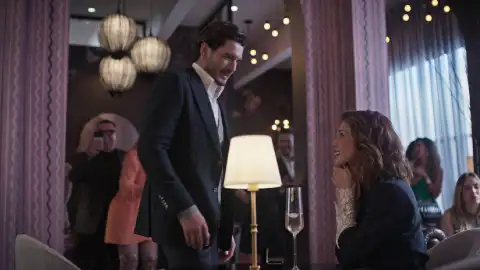 Velvet el nuevo imperio - Alberto pide matrimonio a Cristina Velvet el nuevo imperio - Alberto pide matrimonio a Cristina