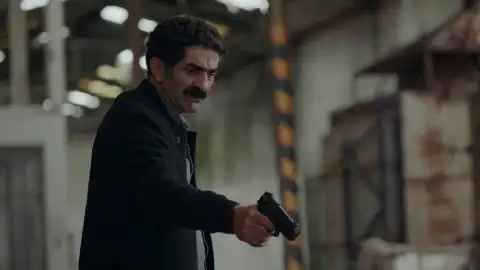 Secretos de familia - ¿Qué pasó en el enfrentamiento entre Çinar y Zafer? Secretos de familia - ¿Qué pasó en el enfrentamiento entre Çinar y Zafer?