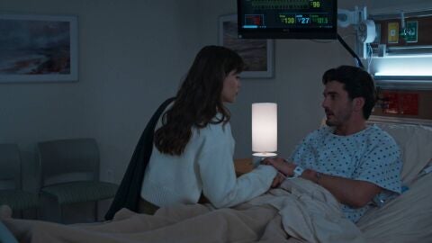 Velvet el nuevo imperio - Alberto pide perd&oacute;n a Ana despu&eacute;s de sufrir un desmayo