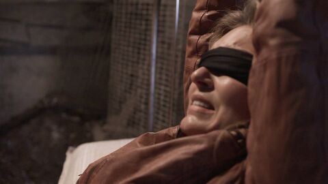 Leona vive una pesadilla tras su secuestro y decide olvidar a David para siempre