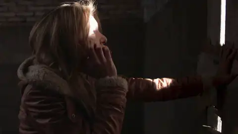 Leona le pide ayuda a Consuelo Leona le pide ayuda a Consuelo