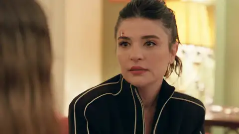 Nur y Mali se ven envueltos en un buen lío Nur y Mali se ven envueltos en un buen lío