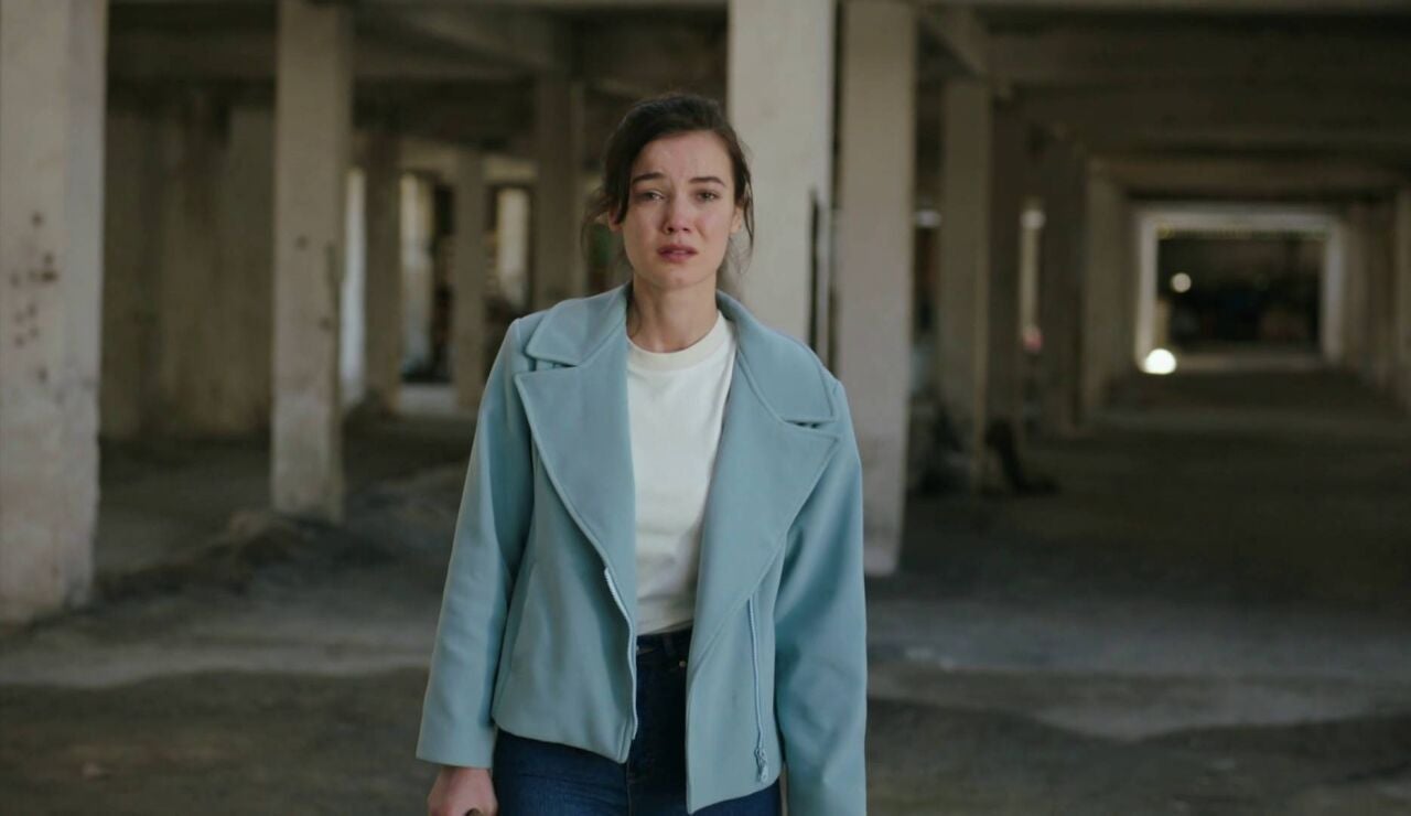 Secretos de familia - Yekta muestra a Ceylin que &Ccedil;inar mat&oacute; a su padre