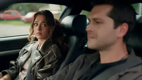 Civan está dipuesto a dar con el paradero de Leyla y romper su relación con Ceren Civan está dipuesto a dar con el paradero de Leyla y romper su relación con Ceren