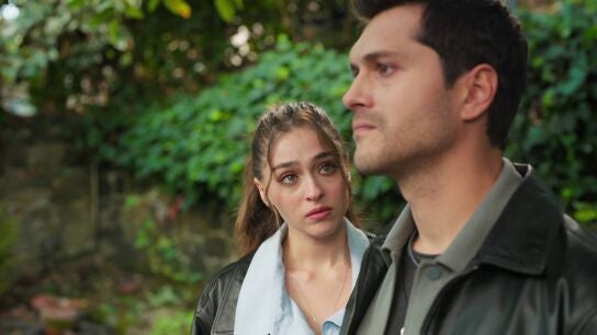 Civan se muestra abatido por no encontrar a Leyla 
