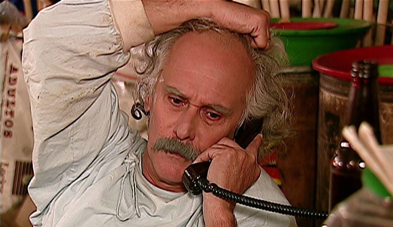 Si Tras escapar del psiqui&aacute;trico junto a Hortensia, Mart&iacute;n confiesa a sus nietas el calvario que vivi&oacute;: fue recluido contra su voluntad y Fernando quer&iacute;a verlo muerto