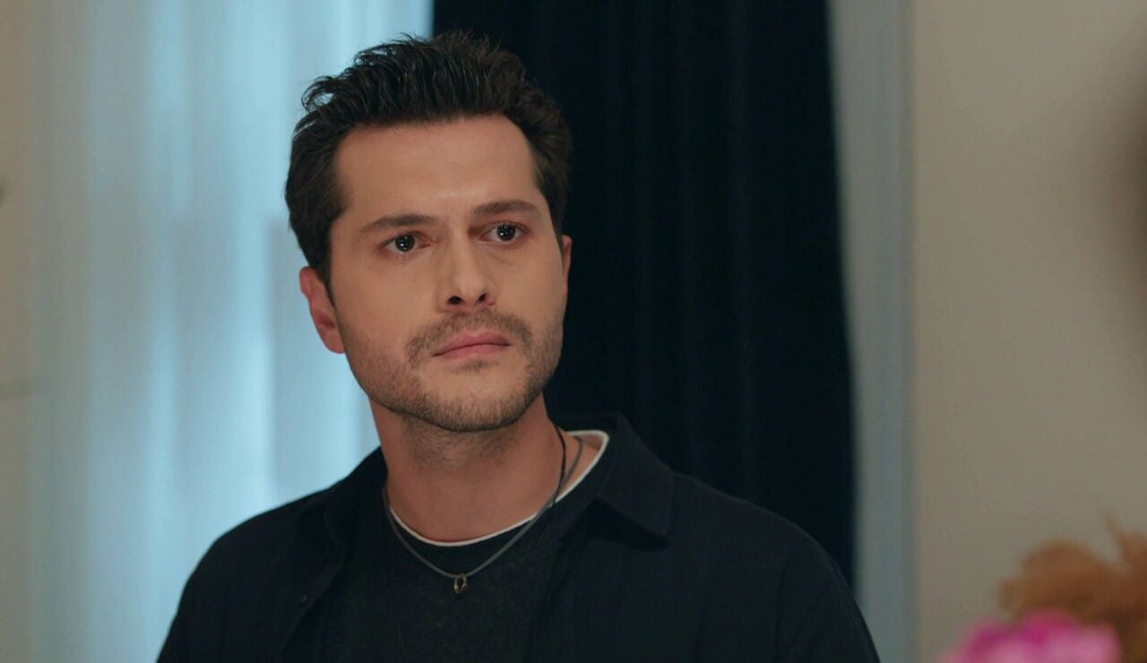 Civan comunica a su familia que no desea casarse con Ceren y desata la furia de su madre Nur