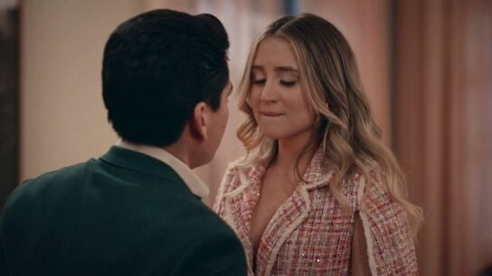 Velvet el nuevo imperio - B&aacute;rbara descubre a Valeria y a Enrique &iexcl;bes&aacute;ndose!