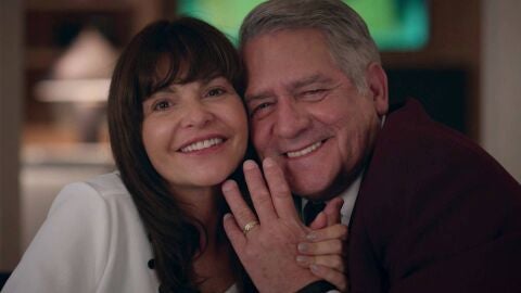 Velvet el nuevo imperio - Isabel pide a Emilio que se case con &eacute;l