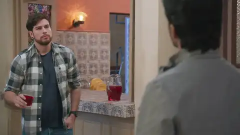 David le pide a Gael que se aleje de Leona si realmente está embarazada David le pide a Gael que se aleje de Leona si realmente está embarazada