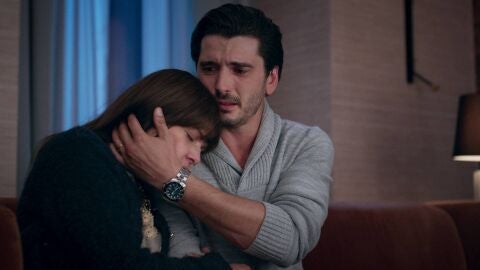 Velvet el nuevo imperio - Isabel muere en los brazos de su hijo Alberto