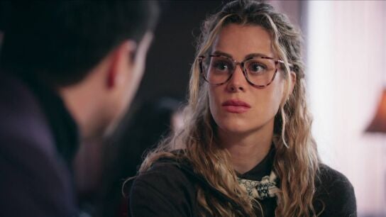 Velvet el nuevo imperio - Carlos habla con Marga sobre Ana después de que rompa con él