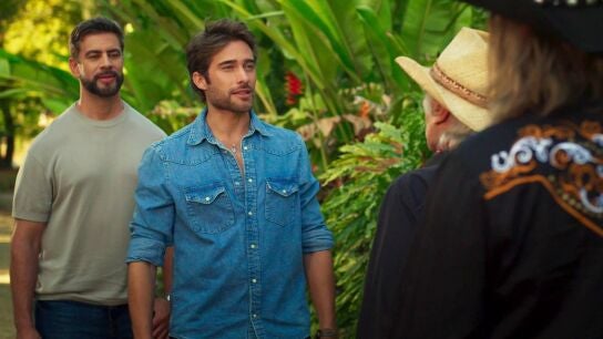 Me atrevo a amarte - Alejandro llega dispuesto a comprar el rancho La Paz