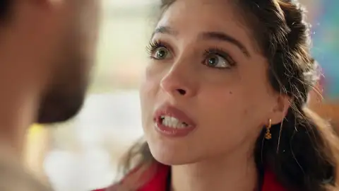 Ela le cuenta a Civan que Nur ya sabe que es Leyla Ela le cuenta a Civan que Nur ya sabe que es Leyla