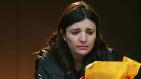 Ela no da tregua a Nur ni en su peor momento Ela no da tregua a Nur ni en su peor momento