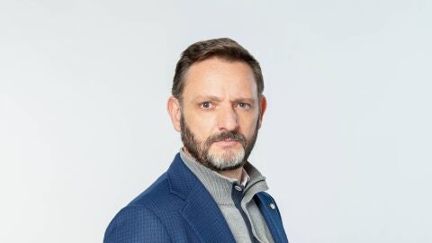 Lamberto Montero es el marido de &Aacute;ngela y esconde un secreto que marcar&aacute; el destino de Andr&eacute;s