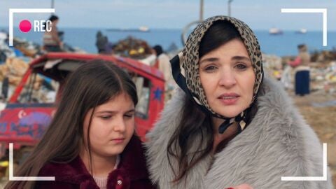 Nur resurge como el ave f&eacute;nix: todos le dan la espalda, pero ella se guarda un as bajo la manga que cambiar&aacute; su destino