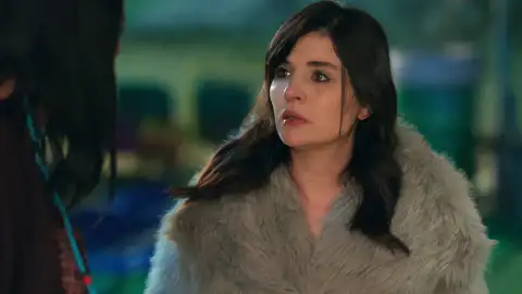 Nur busca refugio en el vertedero Nur busca refugio en el vertedero