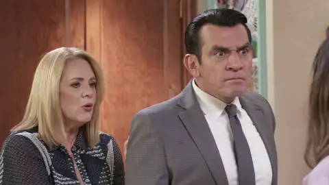 Armando se opone al noviazgo de su hija Elsa con Andrés Armando se opone al noviazgo de su hija Elsa con Andrés