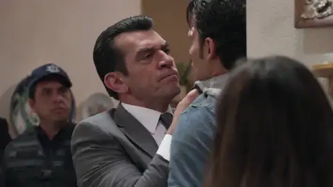 Armando descubre la relación de Elsa y Andrés y reacciona de la peor manera Armando descubre la relación de Elsa y Andrés y reacciona de la peor manera