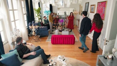 La familia Yıldız descubre qui&eacute;n es Ela y teme su venganza 