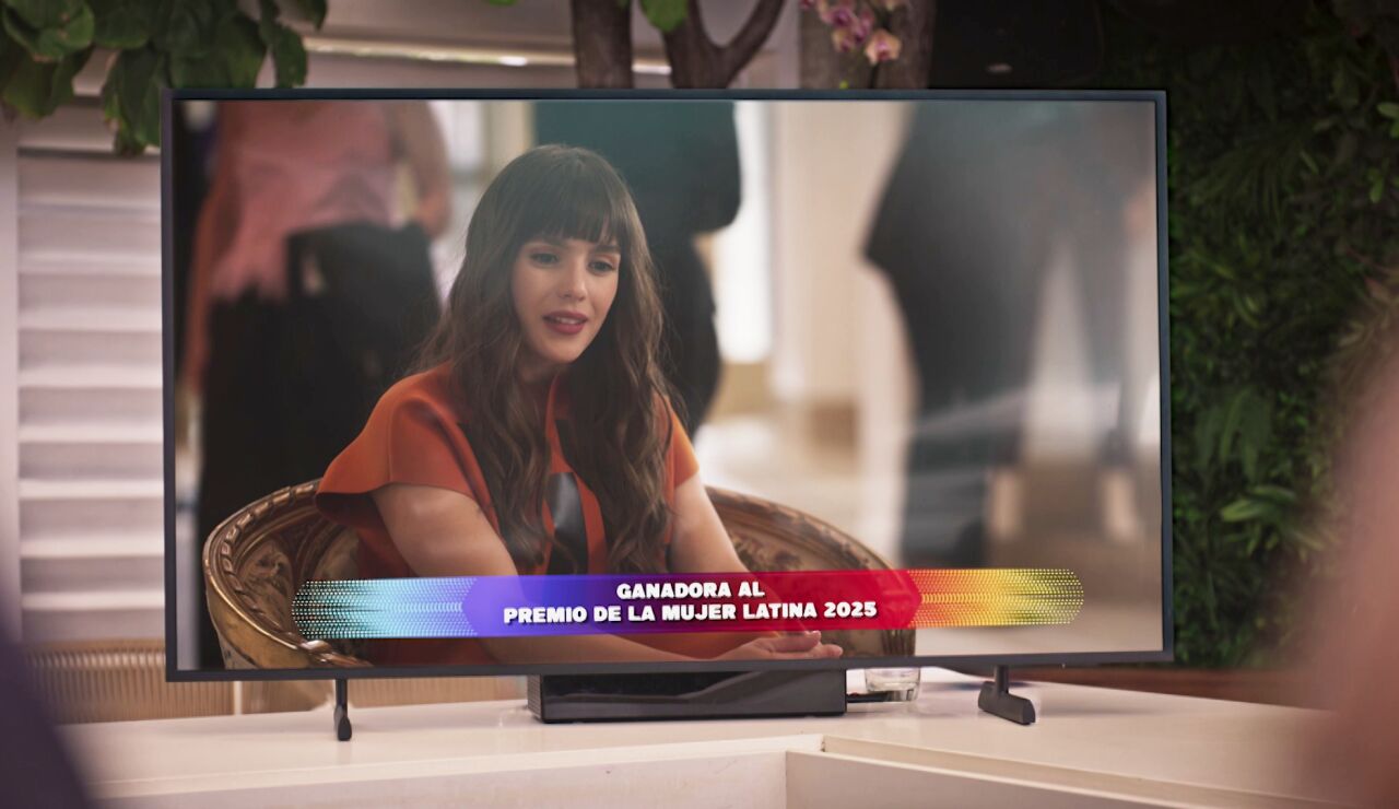 Alberto ve a Ana en la tele y est&aacute; seguro de que la conoce