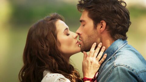 Me atrevo a amarte - Victoria cuenta a Alejandro que Valente no fue responsable de la muerte de su madre