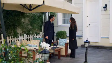 Ela solo busca vengarse de Nur Ela solo busca vengarse de Nur