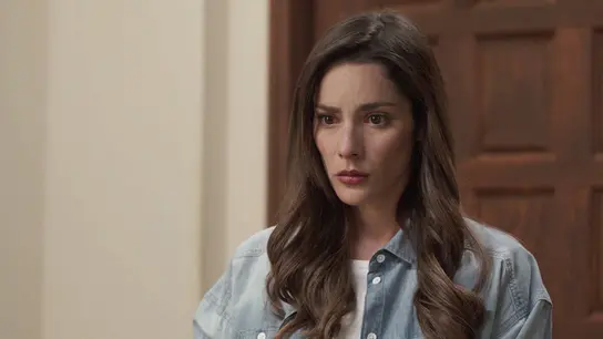 Elsa llega al internado y sus normas extremas la dejan en shock Elsa llega al internado y sus normas extremas la dejan en shock