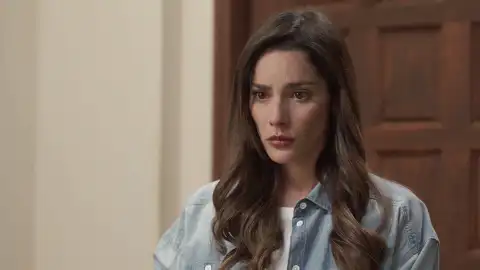 Elsa llega al internado y sus normas extremas la dejan en shock Elsa llega al internado y sus normas extremas la dejan en shock