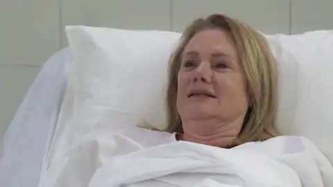 Estela vive un calvario en el psiquiátrico donde Armando la ha encerrado tras atropellar accidentalmente a su hijo Domingo Estela vive un calvario en el psiquiátrico donde Armando la ha encerrado tras atropellar accidentalmente a su hijo Domingo