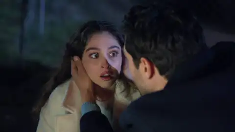 Civan salva a Leyla de ser atropellada por Mali Civan salva a Leyla de ser atropellada por Mali