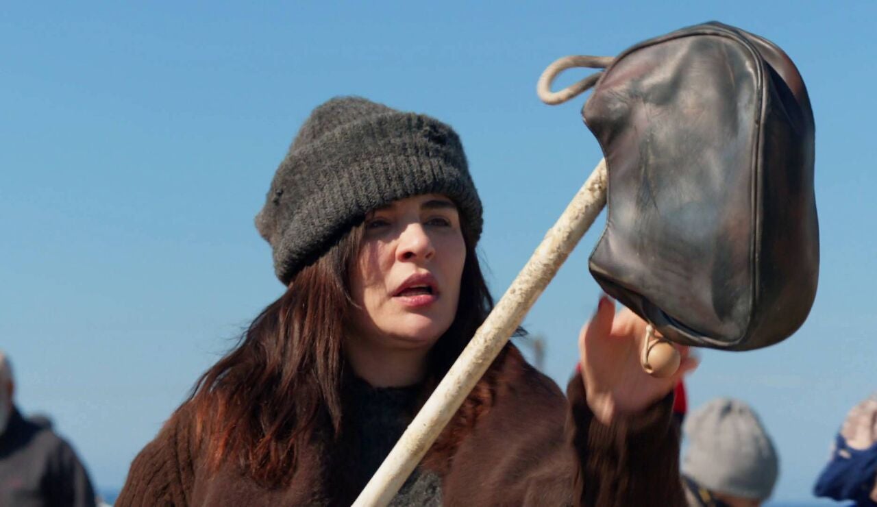 Nur lo pierde todo en su cumplea&ntilde;os: su familia la traiciona y acaba en el vertedero 