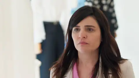 Nur intenta volver a su antigua vida de lujo, pero todos sus planes fracasan y termina regresando al vertedero Nur intenta volver a su antigua vida de lujo, pero todos sus planes fracasan y termina regresando al vertedero