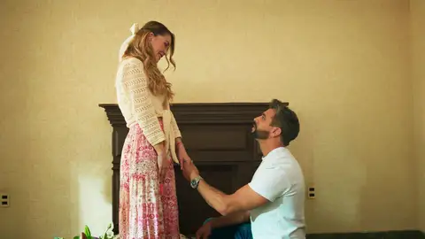 Ángel pide matrimonio a Melisa Ángel pide matrimonio a Melisa