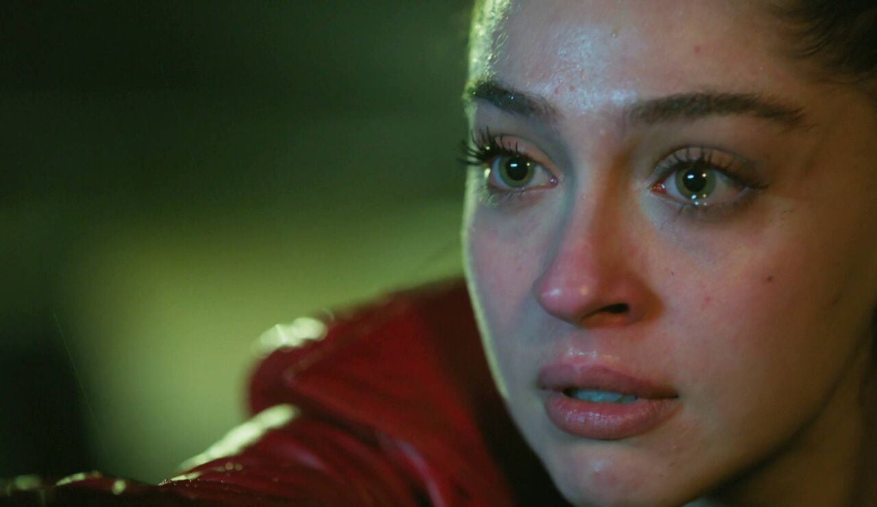 El v&iacute;deo que lo cambia todo: Leyla descubre que Nur mat&oacute; a su padre y est&aacute; dispuesta a vengarse