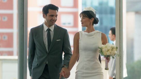 Ceylin e Ilgaz &iexcl;se casan por tercera vez! para recuperar a su hija