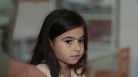 Filiz es detenida e Ilgaz le cuenta la verdad a su hija